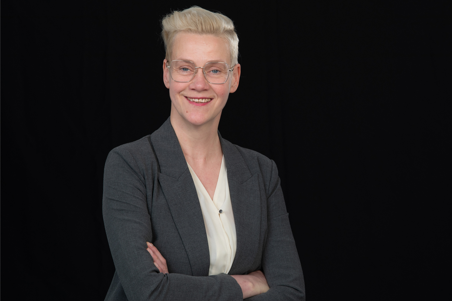 ILONA OSTERKAMP-WEBER